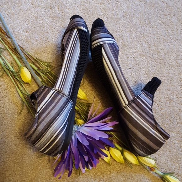 Girls Marilyn Moda flat shoes size 3/4 - Picture 5 of 8